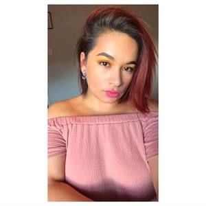 Meet your Posher, Claudia